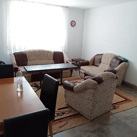Family Garden House شقة